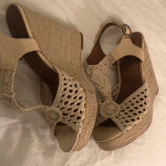 LUCKY BRAND HIGH HEELS - Picture 2 of 3